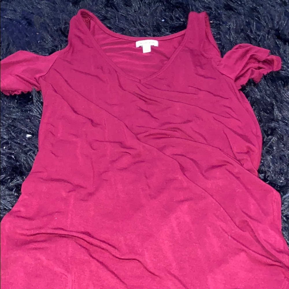 Cold shoulder maroon top!
